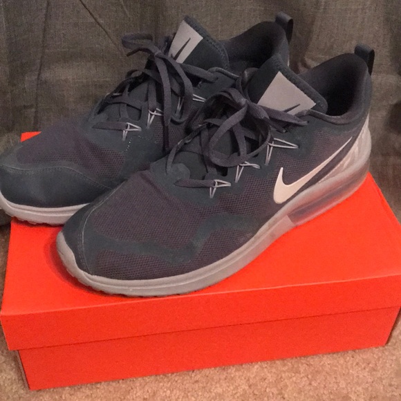 Nike Air Max - Picture 1 of 6